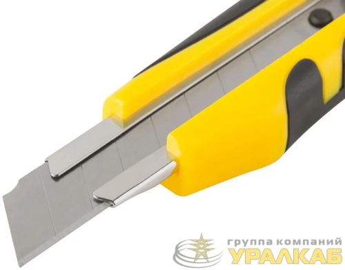 Нож технический 18мм усиленный прорезиненный вращ. прижим FIT 