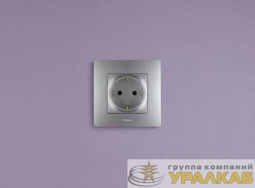 Розетка 1-м СП Etika 16А IP31 250В 2P+E с заземл. защ. шторки немецк. стандарт винтов. клеммы механизм алюм. IEK 
