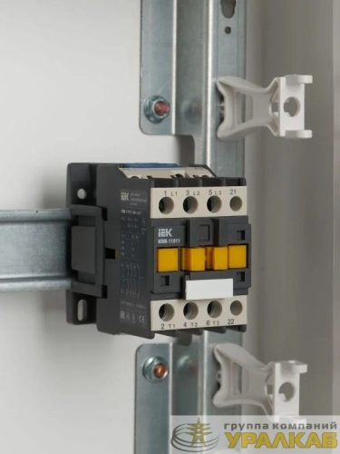 Контактор КМИ-11811 18А 230В/АС3 1НЗ IEK KKM11-018-230-01 детальная картинка