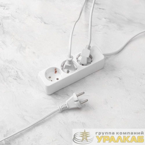 Удлинитель 3 гнезда 1.5м 3х0.75кв.мм с/з бел. PROCONNECT 13-4208 детальная картинка