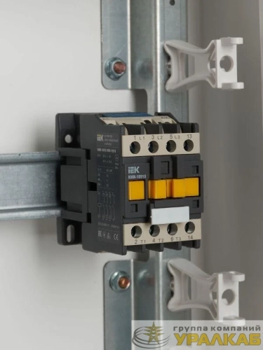 Контактор КМИ-10910 9А 230В/АС3 1НО IEK KKM11-009-230-10 детальная картинка